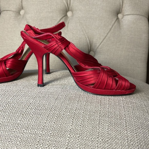 Jacqueline Ferrar high heel shoes. - Picture 4 of 4